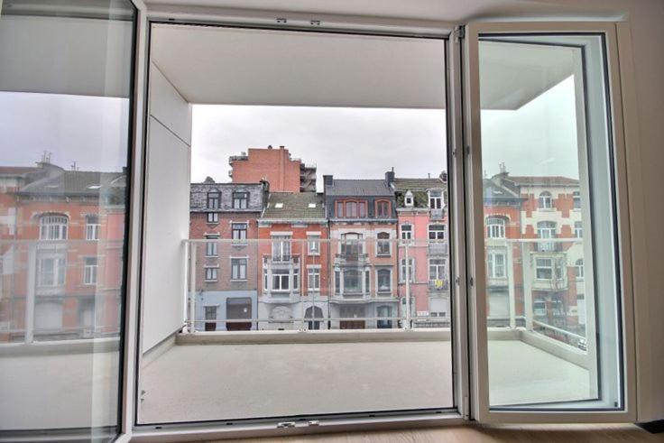 Superbe Appartement Neuf Et Moderne A Liege Luaran gambar